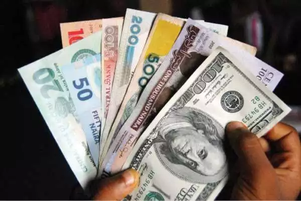 Naira tumbles to 402 on dollar scarcity
